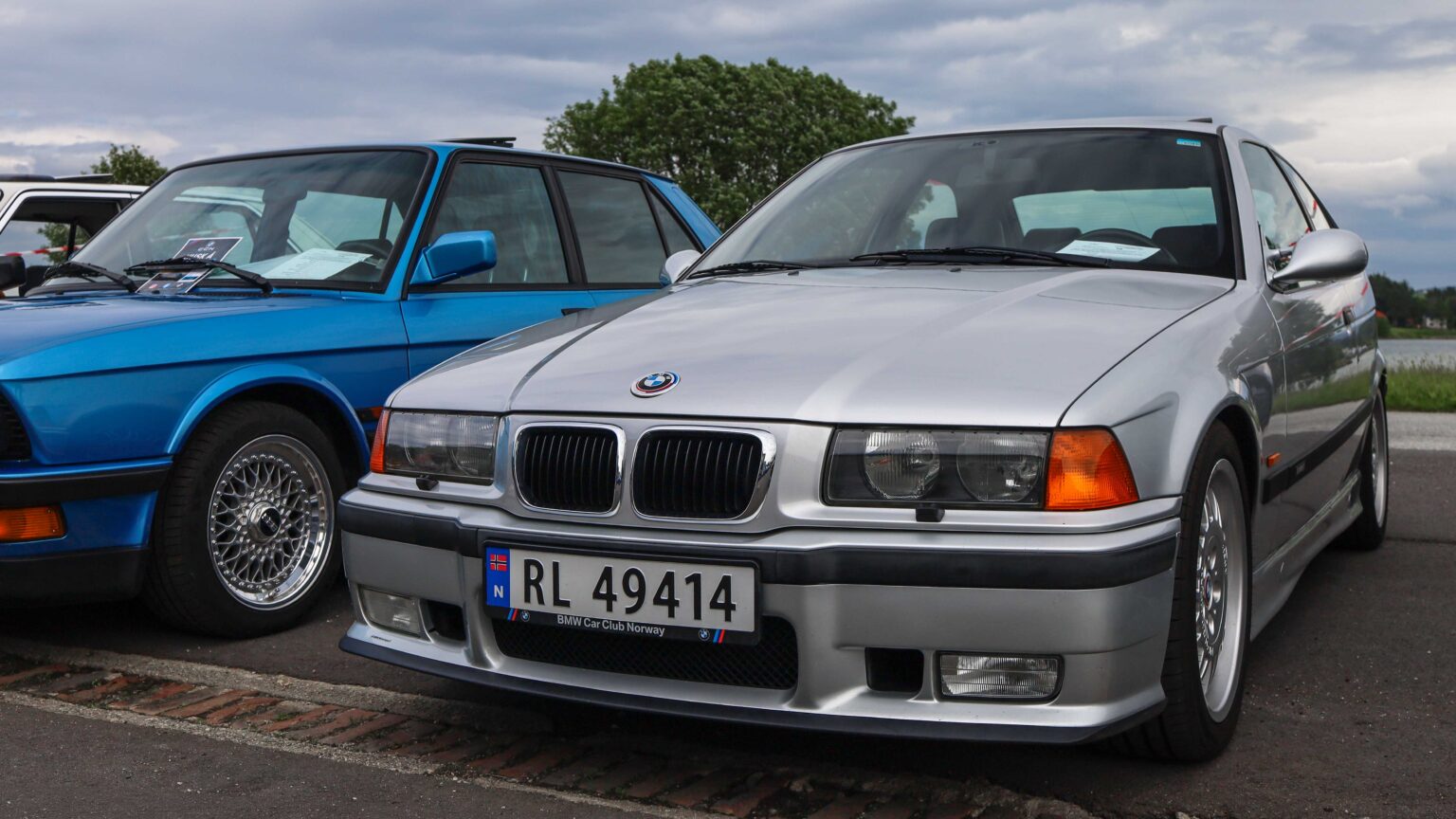 BMW-323-ti-Compact-E36