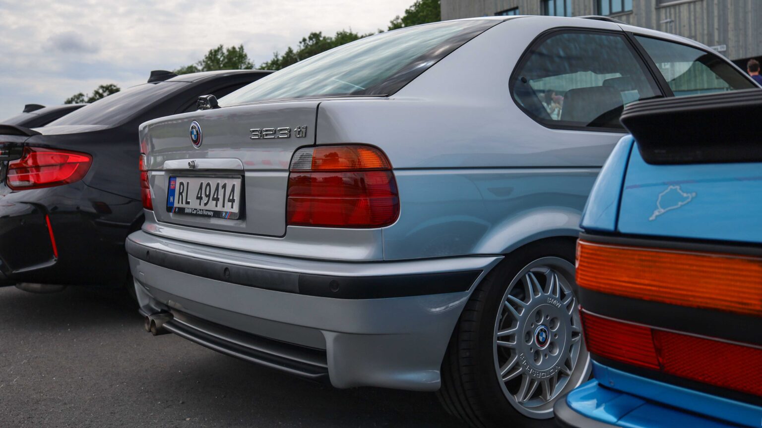 BMW-323-ti-Compact-rear