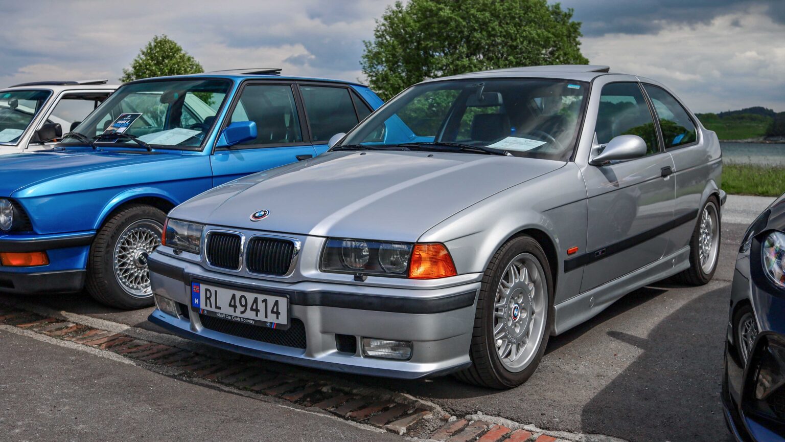 BMW-323-ti-front