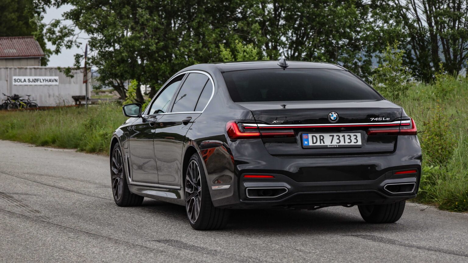 BMW-745Le-black