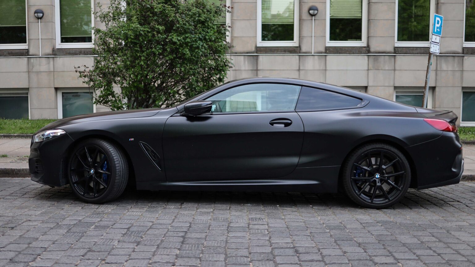 BMW-840i-Coupe-side