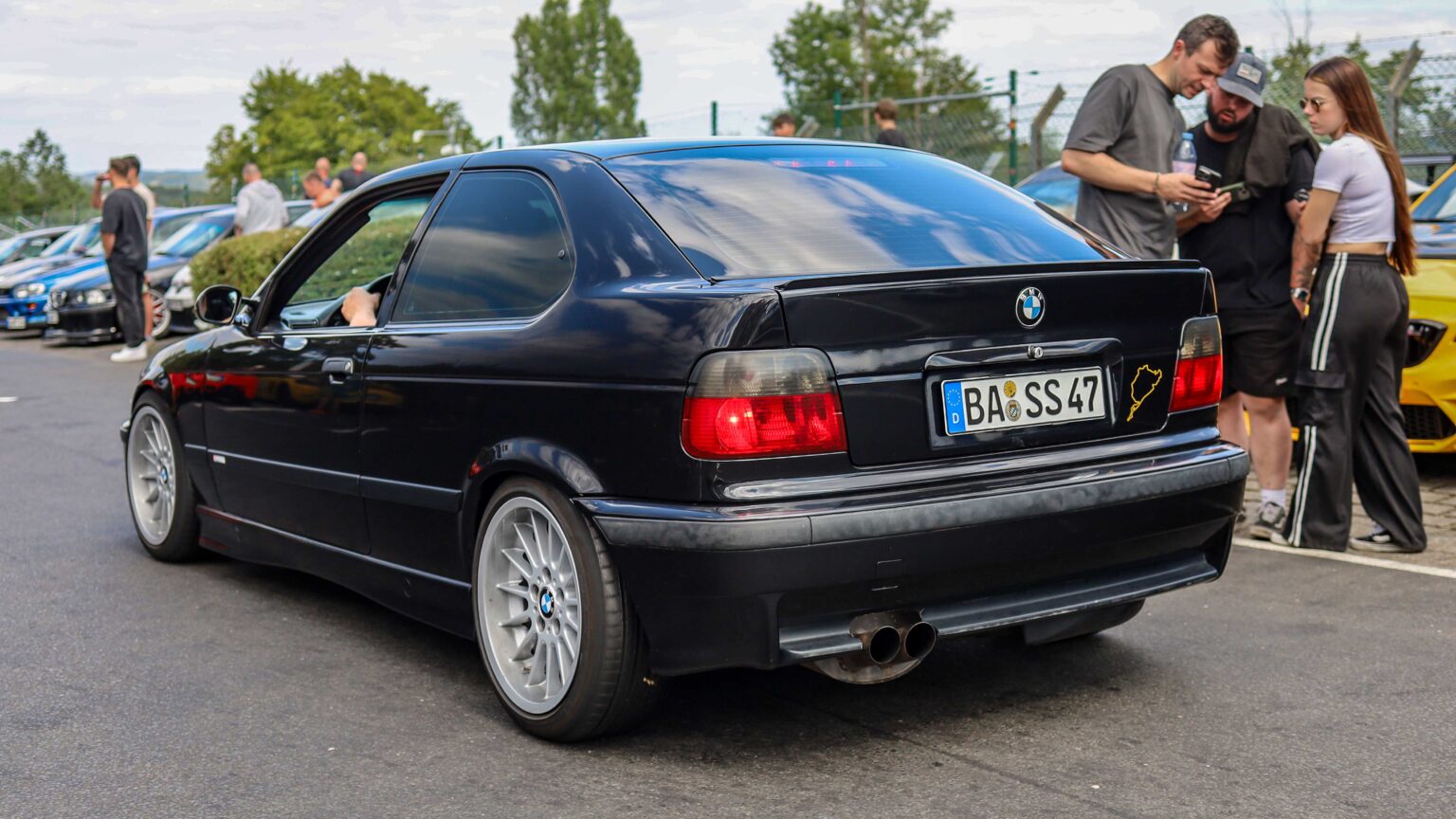 BMW-Compact-E36-at-Nurburgring-exit