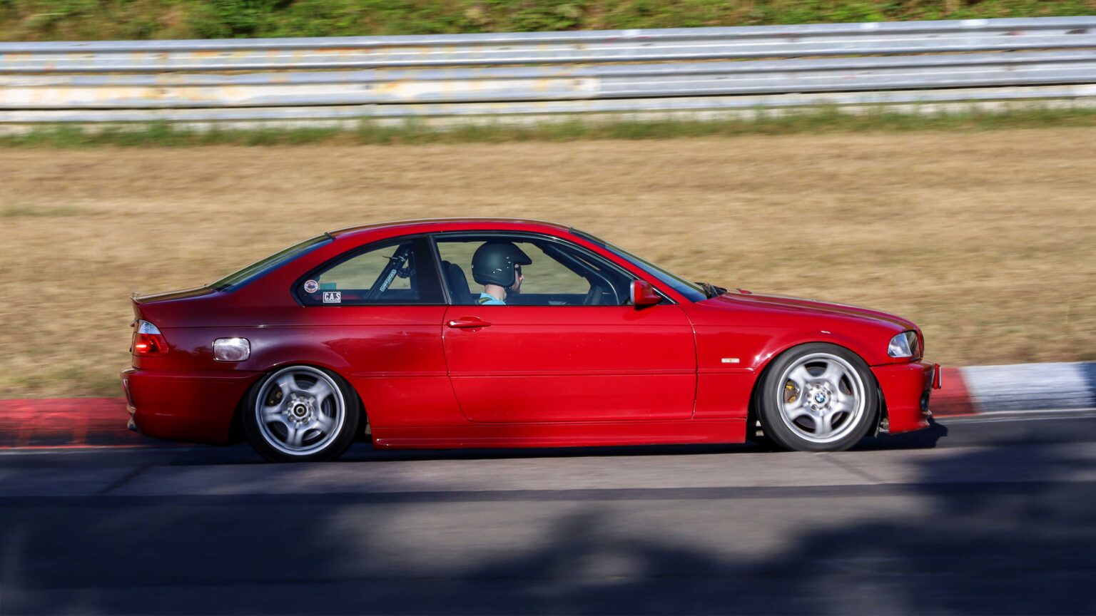 BMW-E46-Coupe-inside-carousel-at-Nurburgring