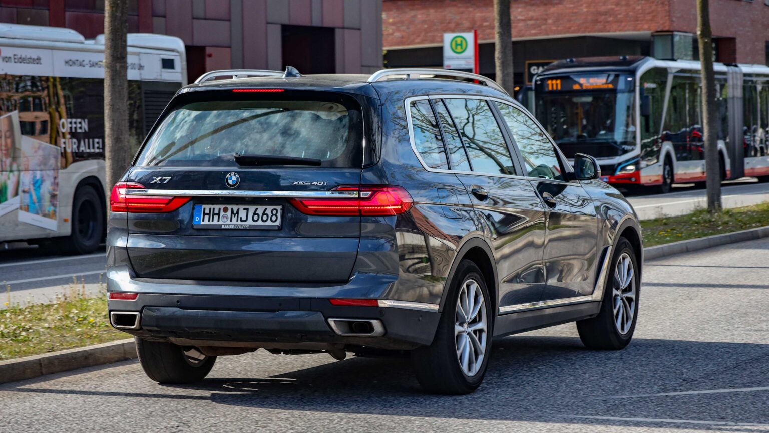 BMW-X7-40i