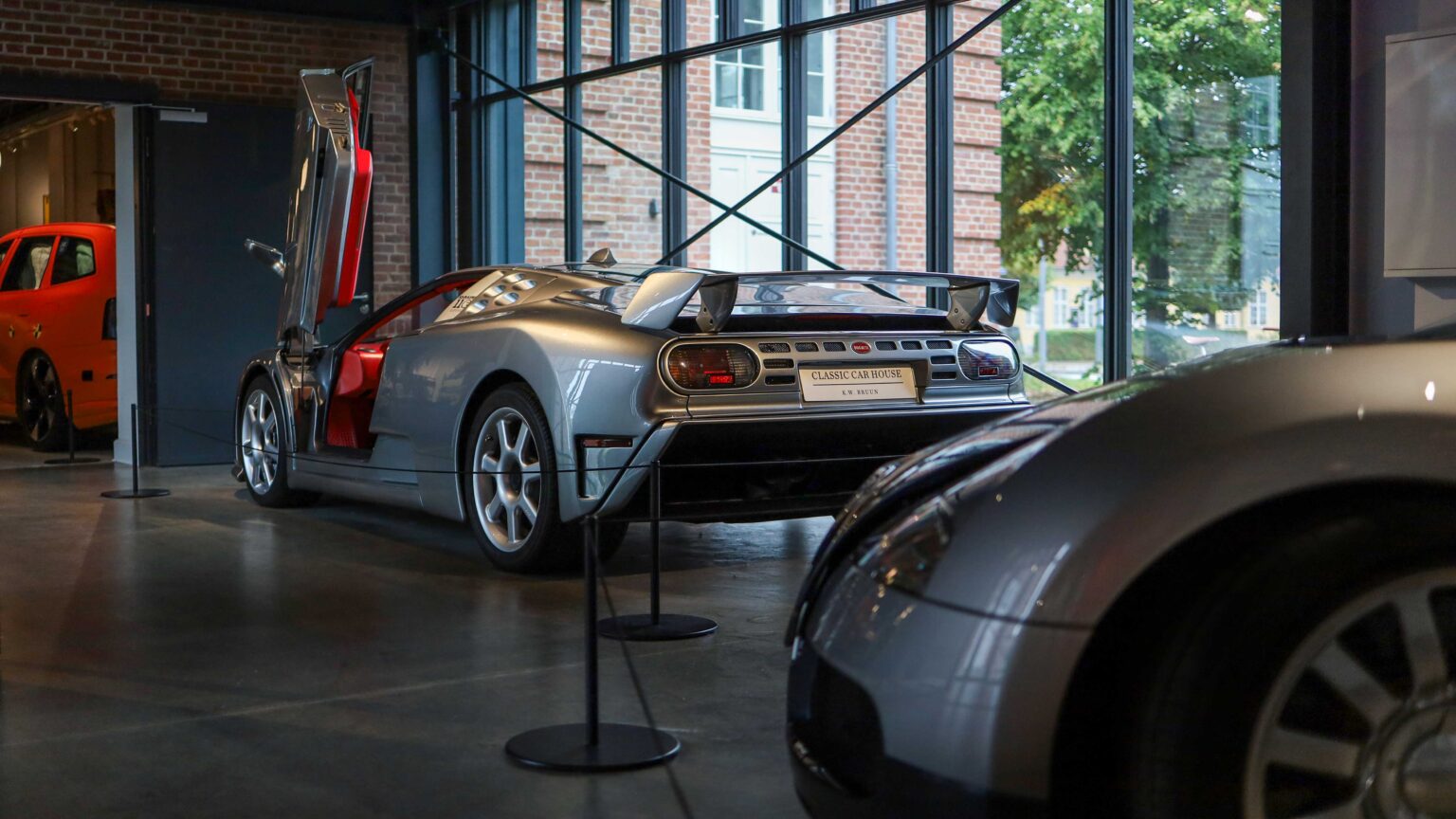 Bugatti-EB110-at-Classic-Car-House-Lyngby