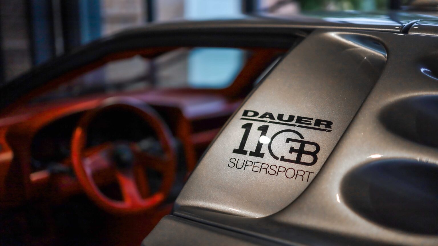 Bugatti-EB110-emblem