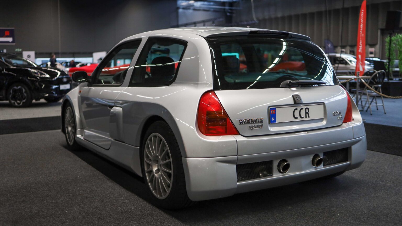 Renault-Sport-Clio-V6-at-Autopia