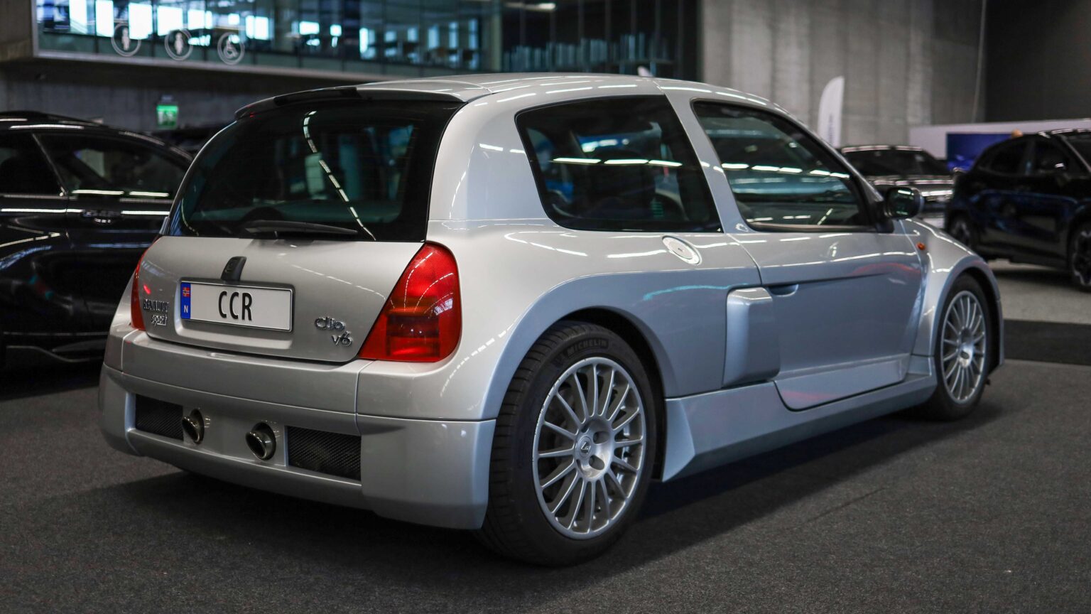 Renault-Sport-Clio-V6-rear