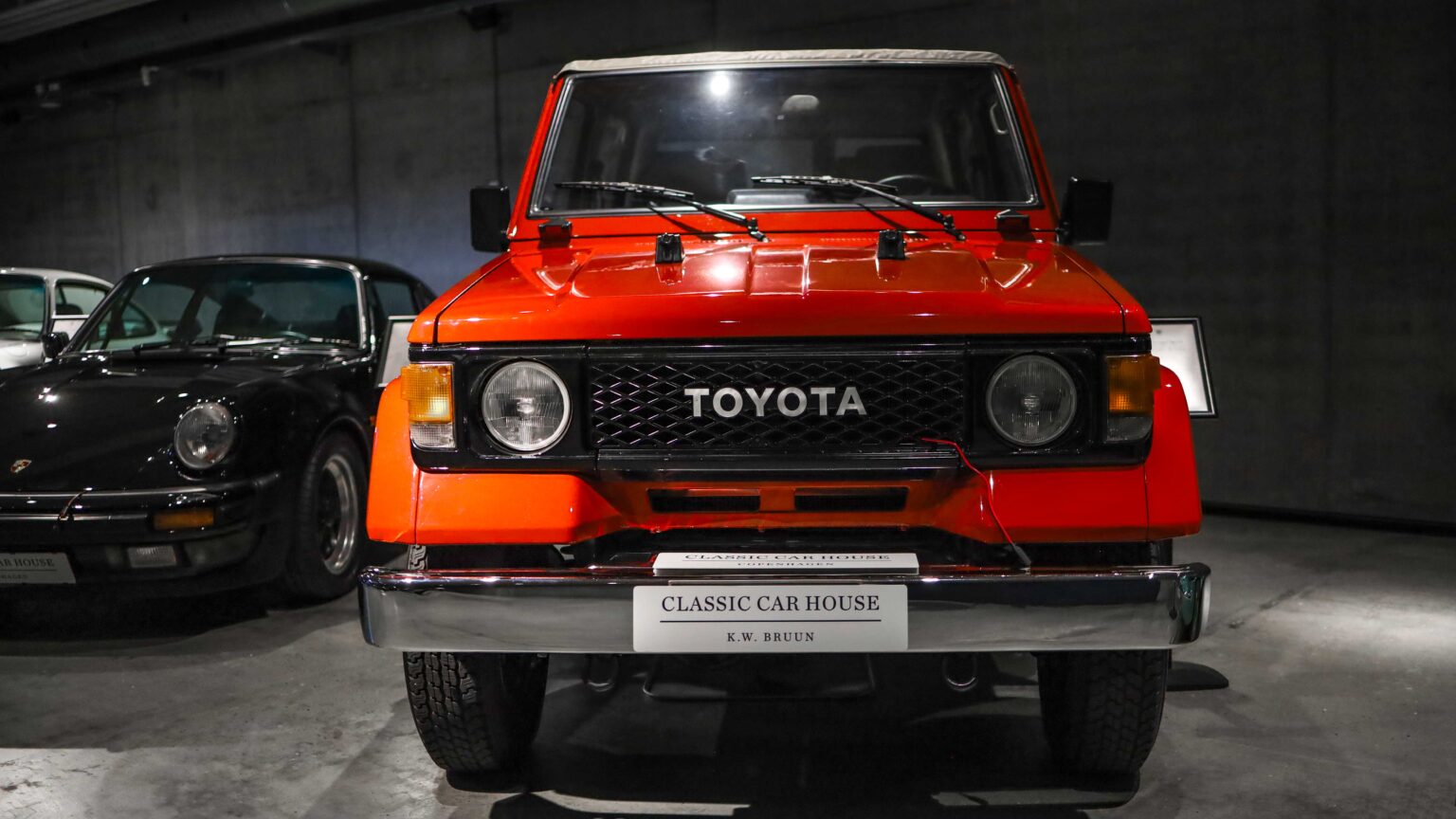 Toyota-Land-Cruiser-70-series-front