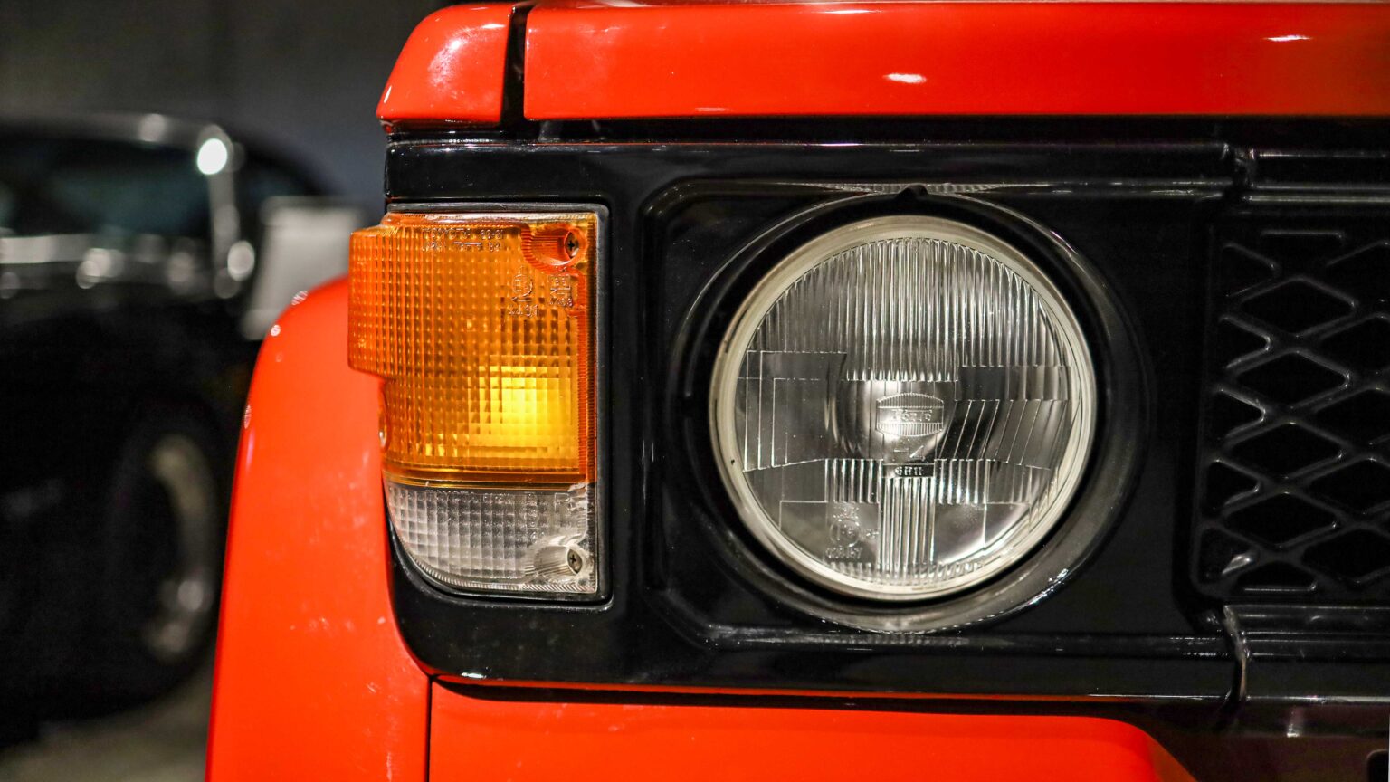 Toyota-Land-Cruiser-70-series-headlight