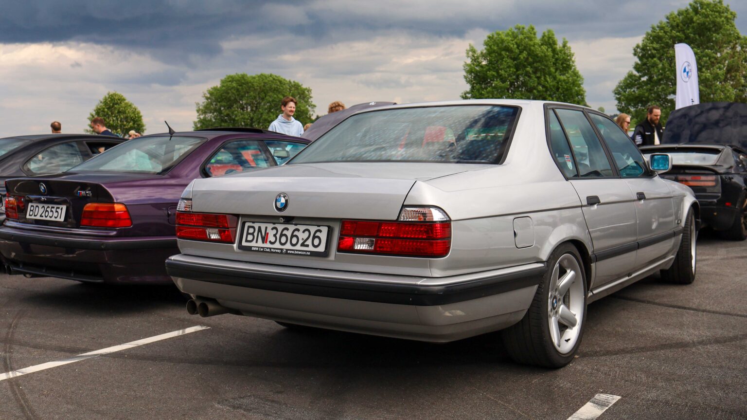 BMW-735i-1987