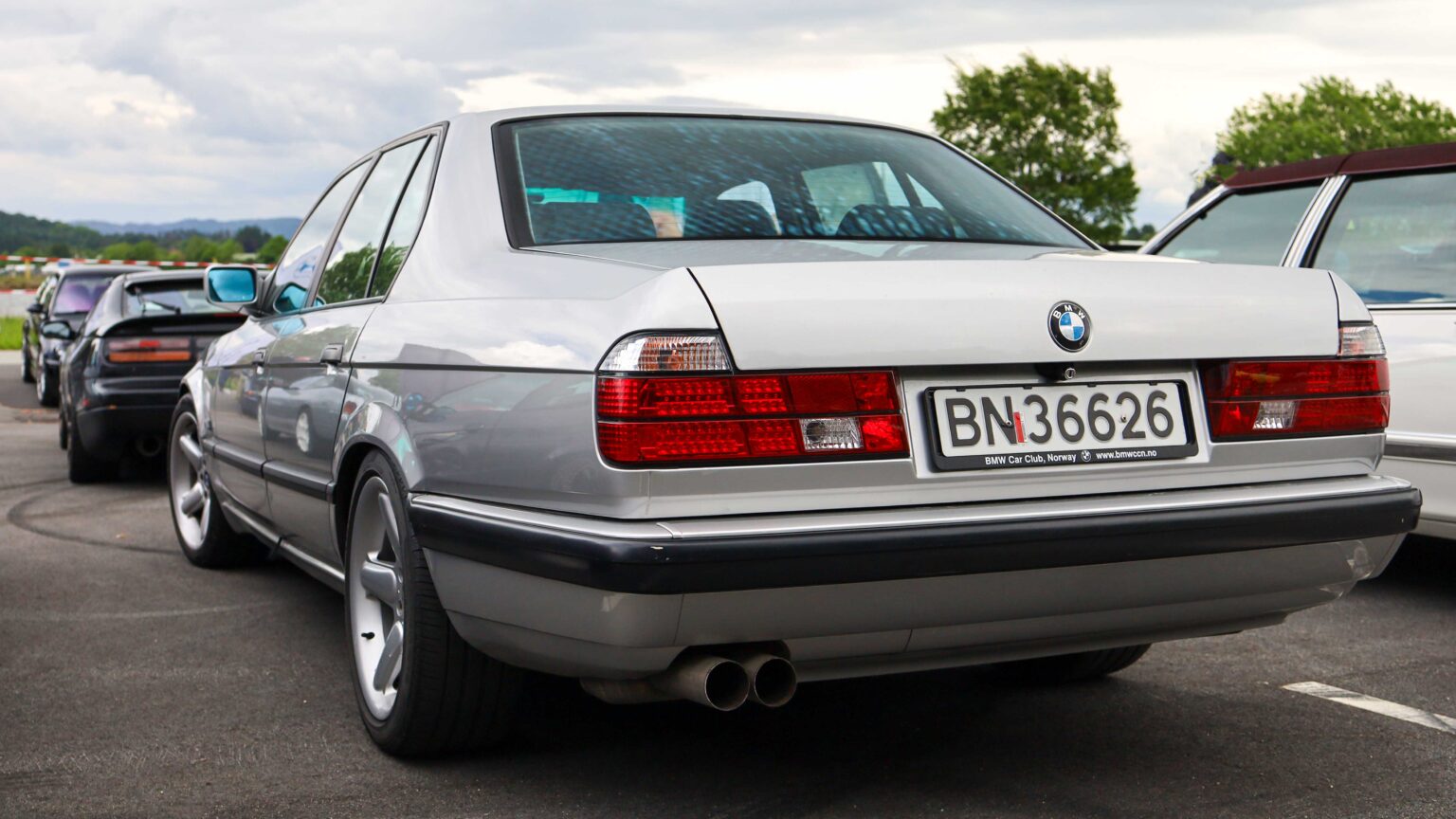BMW-735i-1987-E32