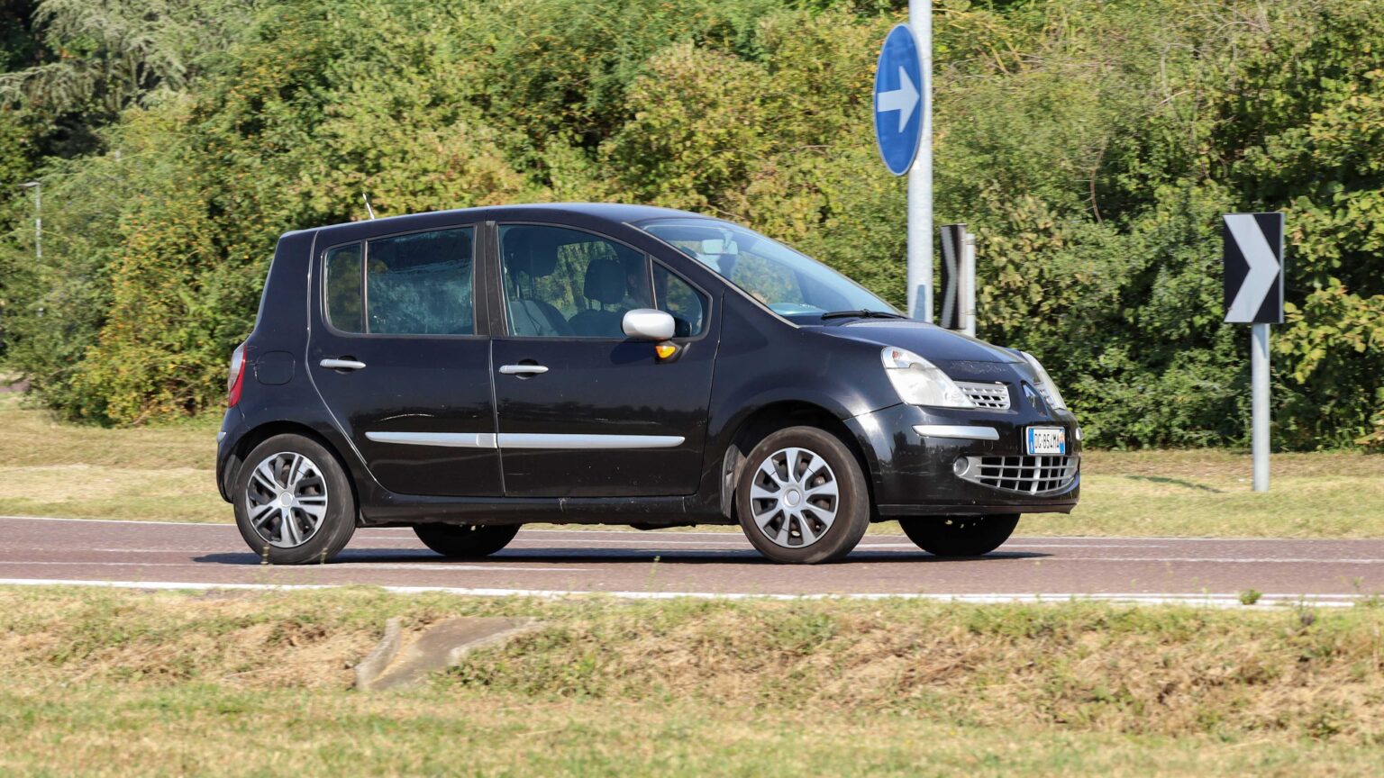 Renault-Modus-driving-in-Italy